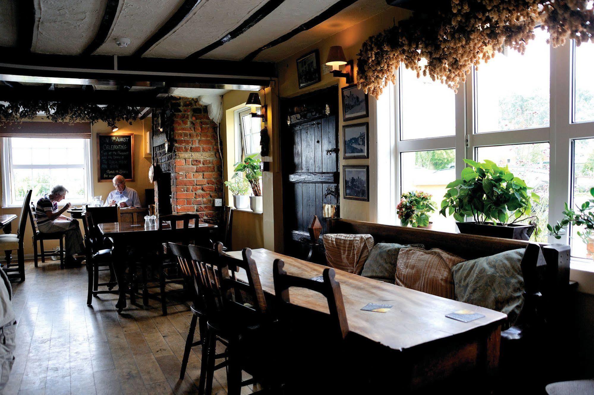 The Pheasant Public House & Hotel Gestingthorpe المظهر الخارجي الصورة